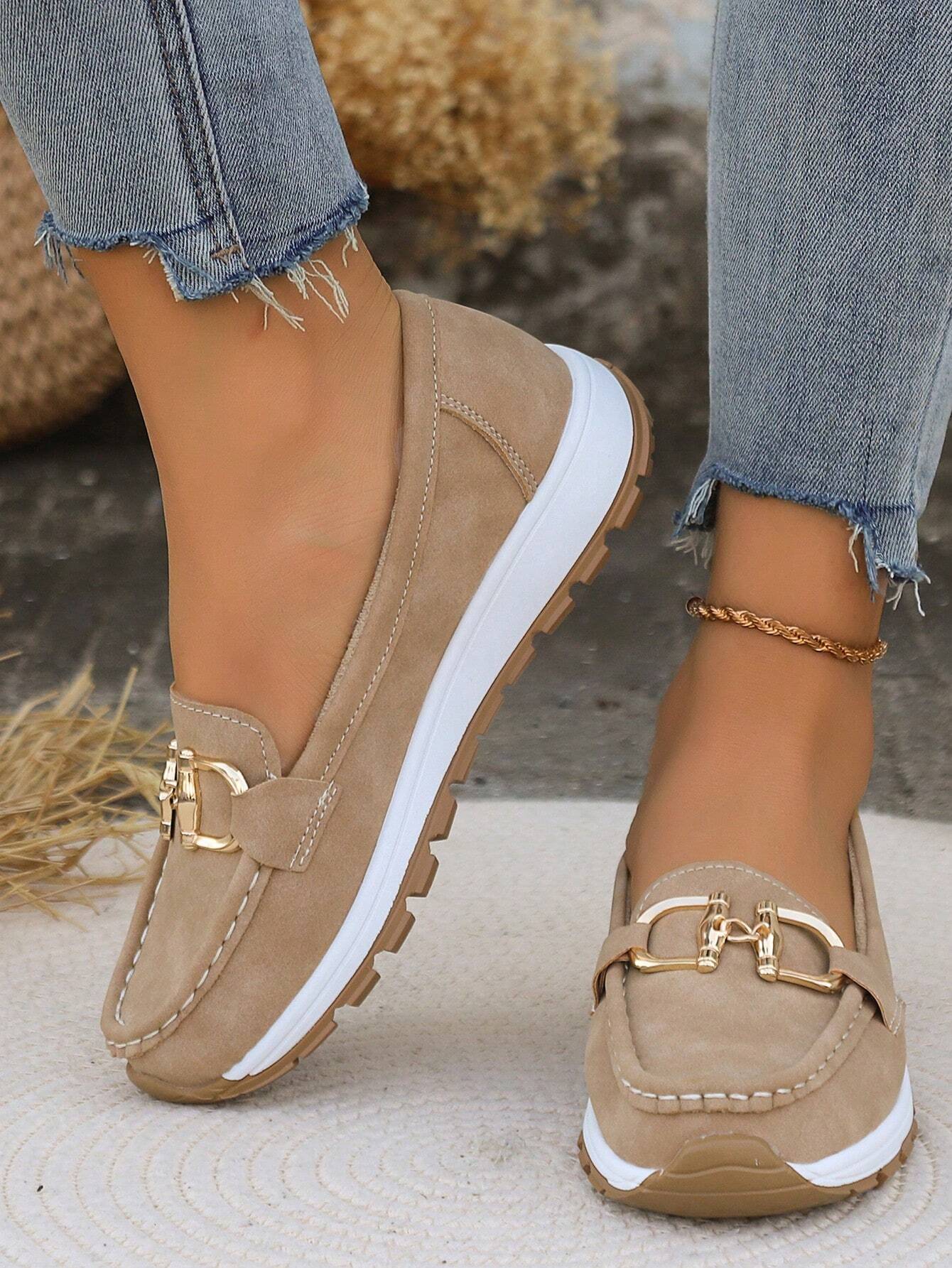 Elegant Flat Loafers with Buckle Design