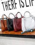 Elegant Leather Bag with Contemporary Flair