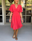 Solid color V-neck waisted butterfly sleeve casual dress