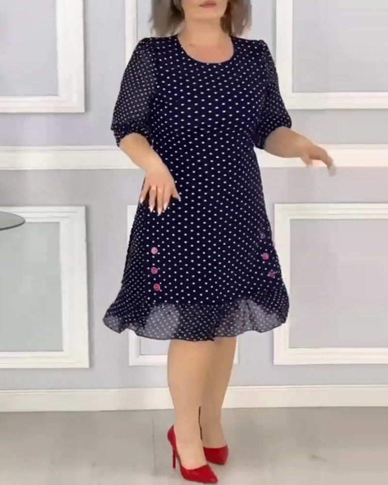 Elegant half-sleeve dress with polka dot print