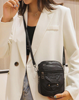 Casual Shoulder Bag with Stylish Edge