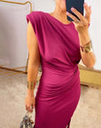 Sleeveless pleated slit solid color dress