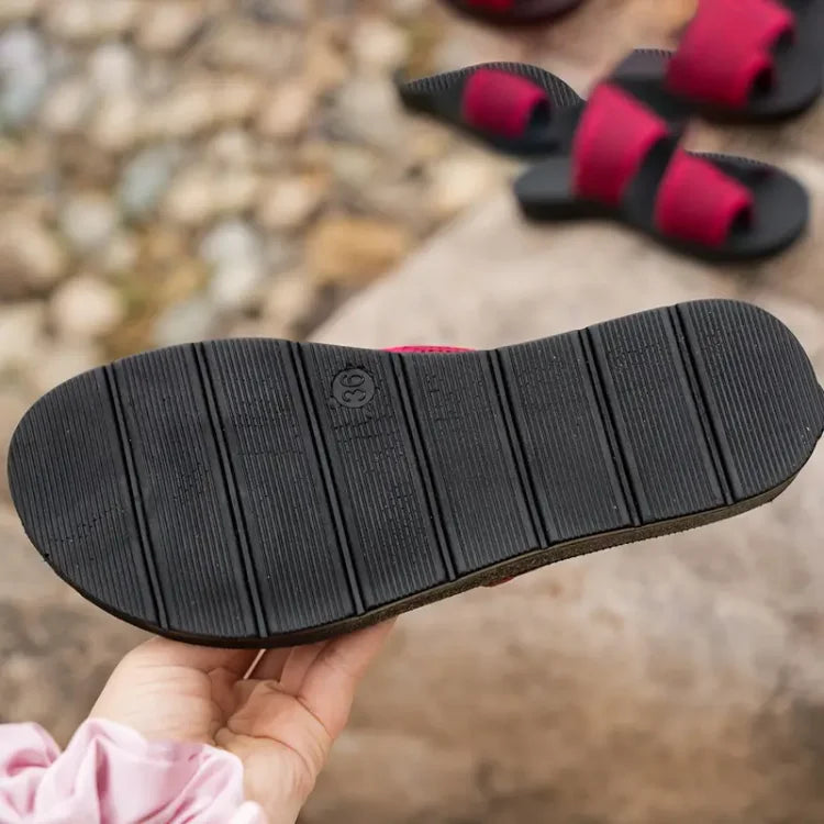Lightweight Mesh Sandals for a Chic Look