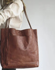 Classic Shoulder Bag with Timeless Style