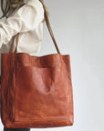 Classic Shoulder Bag with Timeless Style