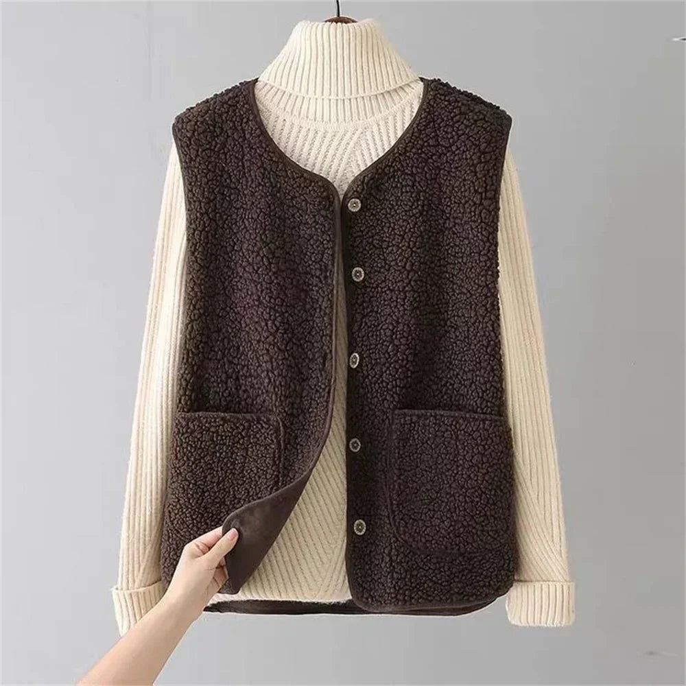 Faye Timeless Vest for Effortless Layering
