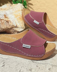 Trendy Wide Stripe Slippers – Soft, Easy-to-Style Slides for Relaxed Summer Comfort