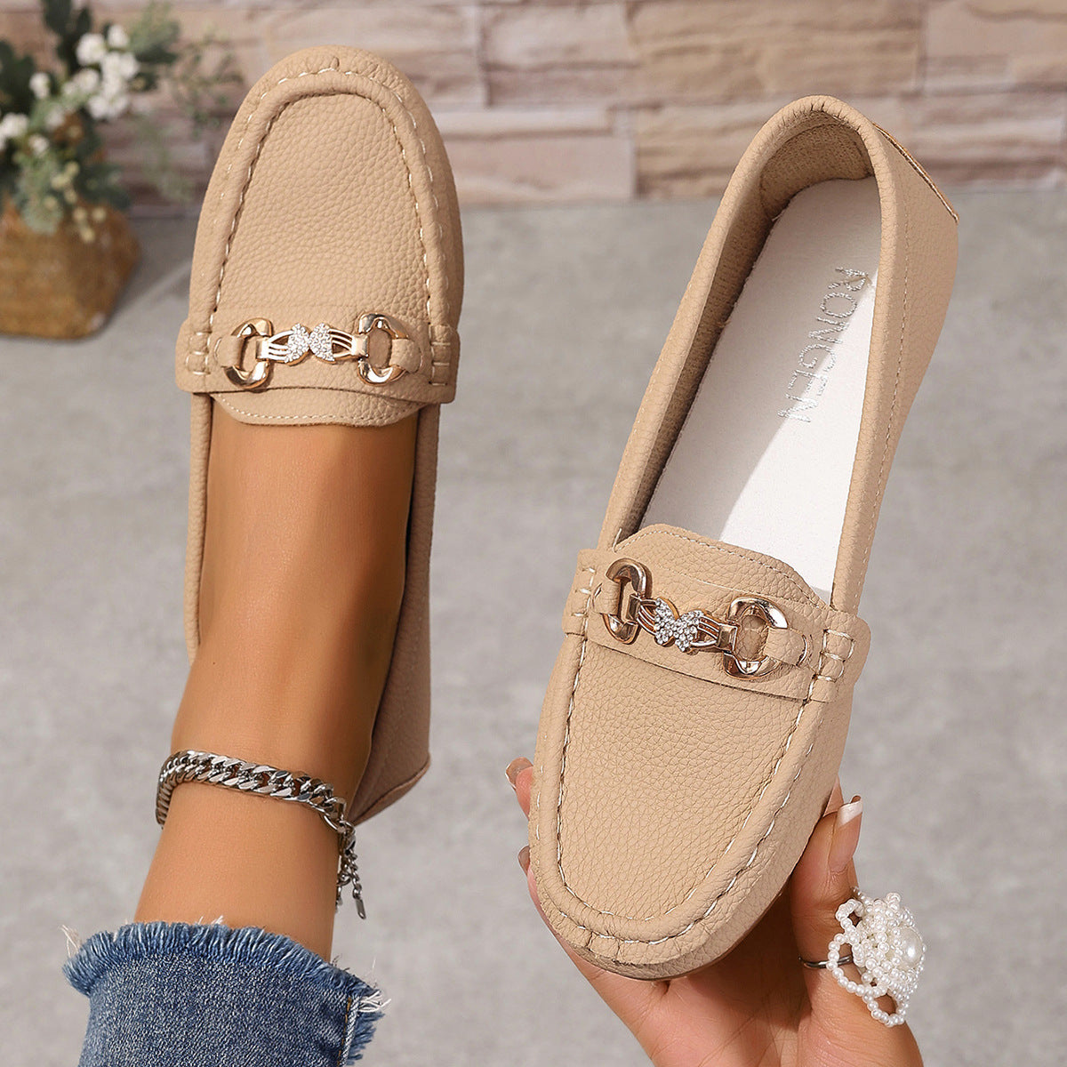 Stylish And Simple Flat Shoes