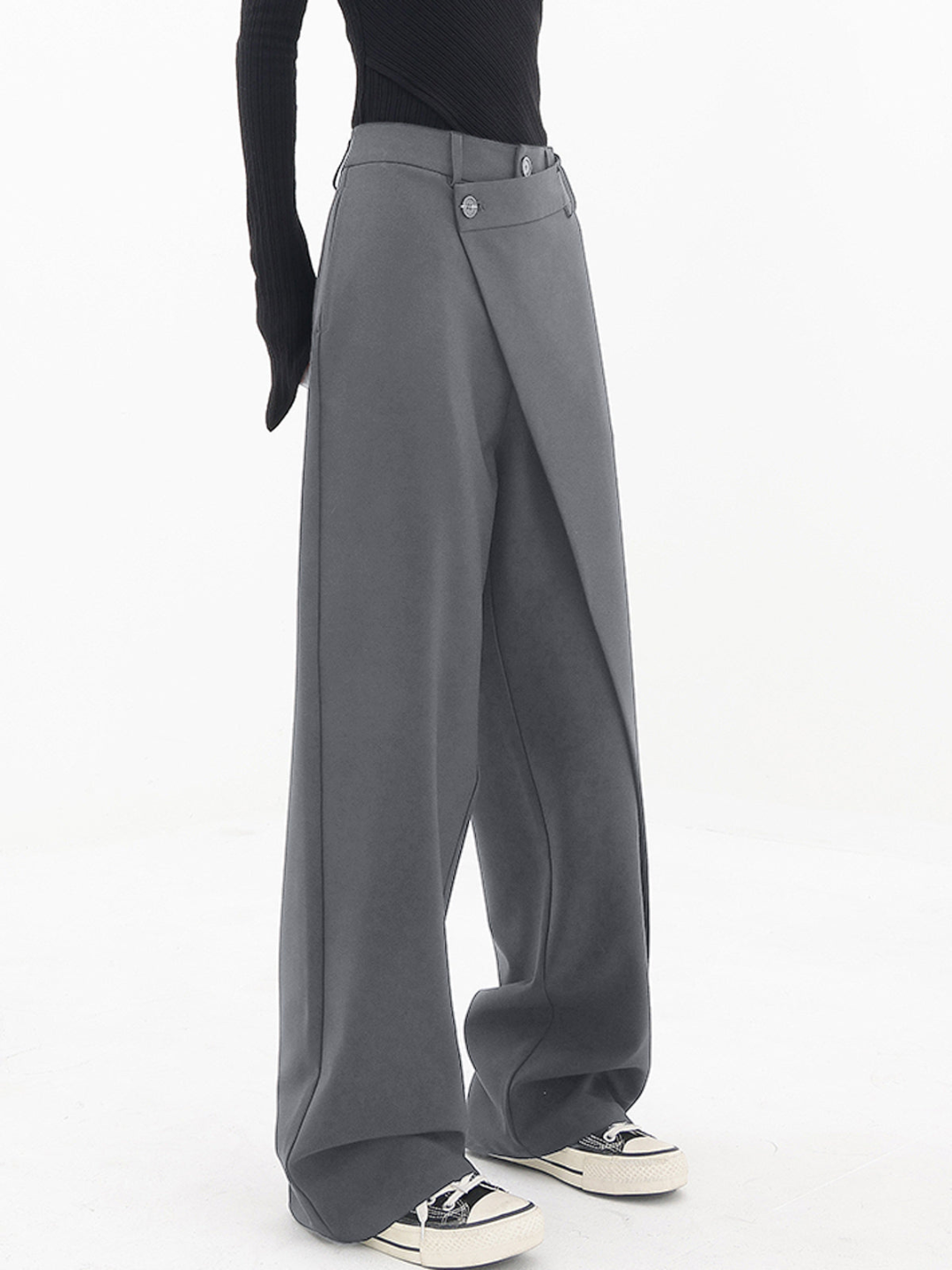 Fashionable asymmetric trousers