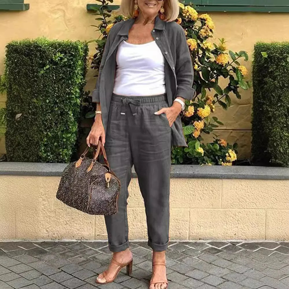 Chic Sequin Suit with a Refined Sparkle
