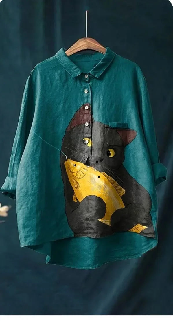 Uluru Graphic Shirt with Cat Illustration