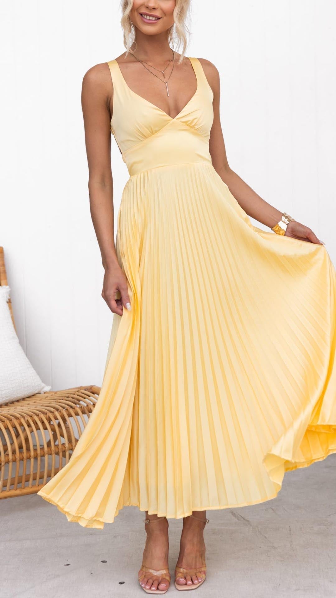 Elegant Pleated V-Neck Maxi Dress