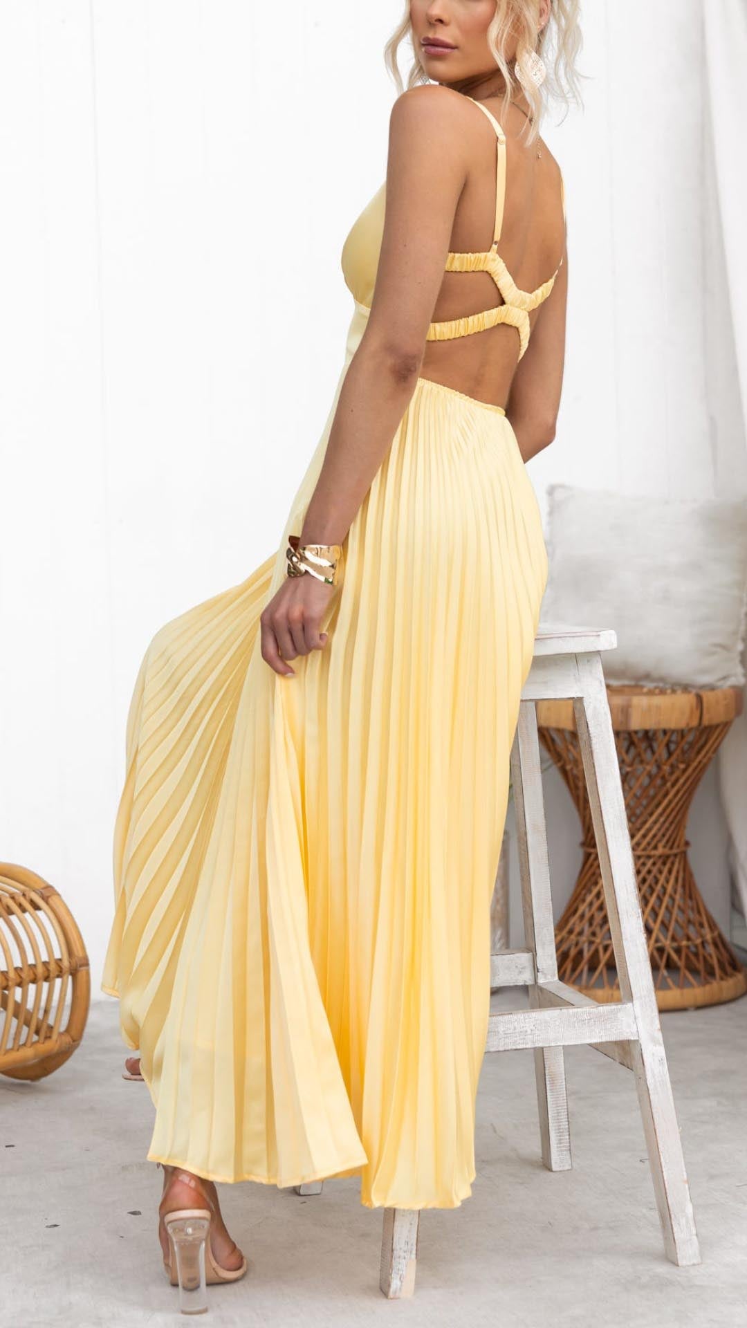 Elegant Pleated V-Neck Maxi Dress