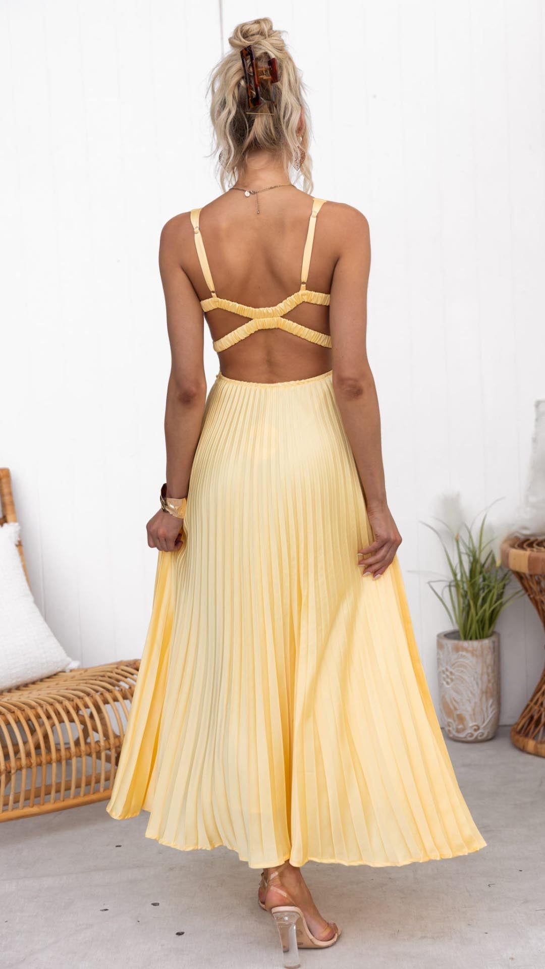 Elegant Pleated V-Neck Maxi Dress
