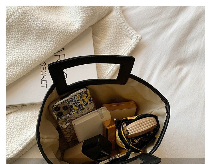 Stylish Straw Shoulder Beach Bag