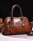 Chic Handbag with Modern Appeal