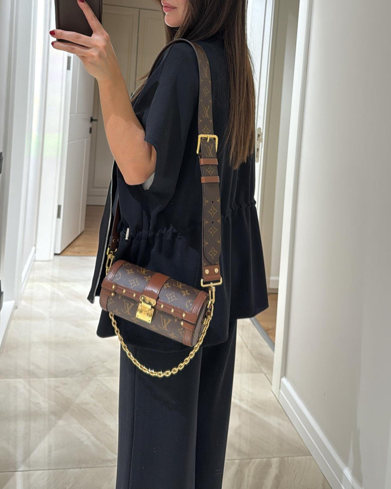 Chic Top and Pants Outfit with Stretch Waist