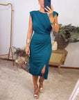 Sleeveless pleated slit solid color dress