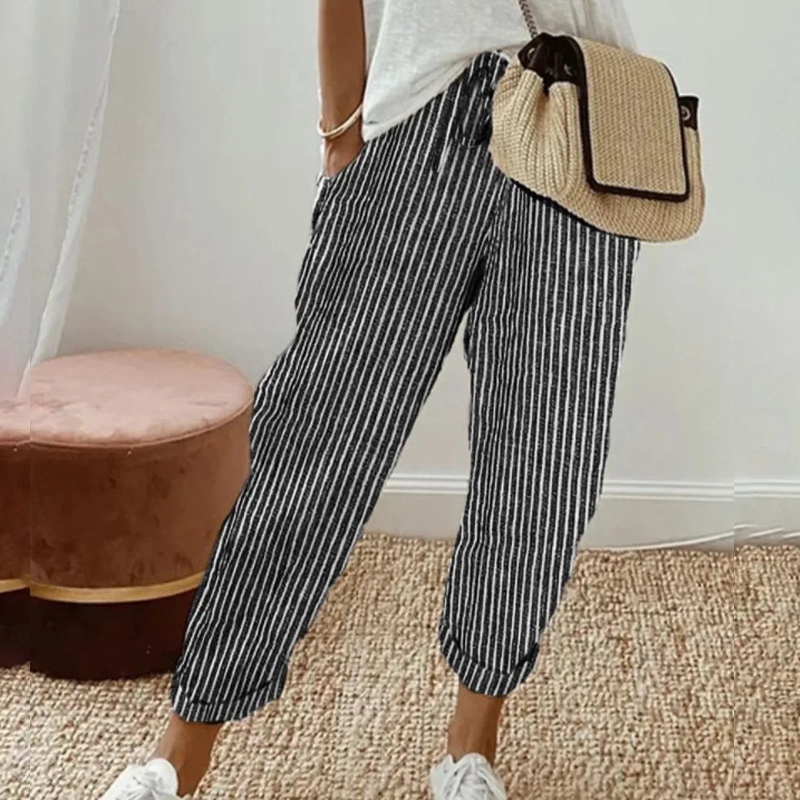 Classic Style Pants – Wrinkle-Resistant Wardrobe Staple for Minimalist Workwear and Travel Looks