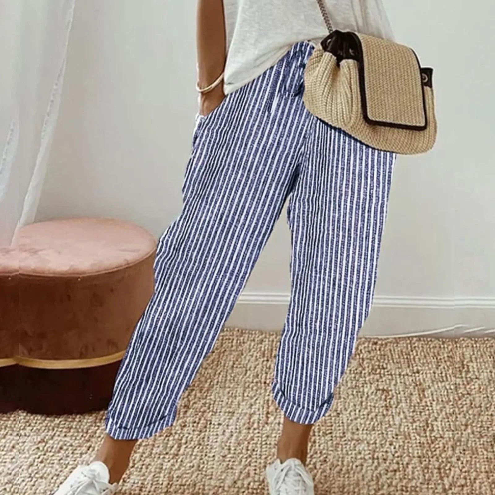 Classic Style Pants – Wrinkle-Resistant Wardrobe Staple for Minimalist Workwear and Travel Looks