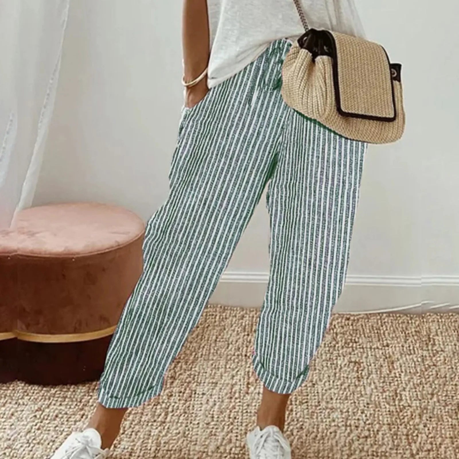 Classic Style Pants – Wrinkle-Resistant Wardrobe Staple for Minimalist Workwear and Travel Looks