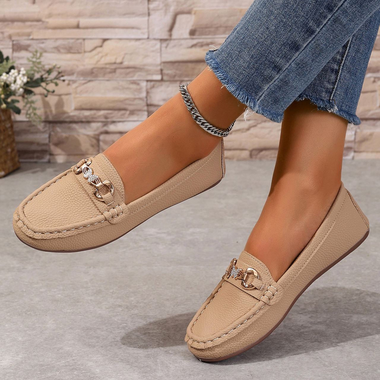 Stylish And Simple Flat Shoes