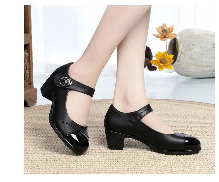 Round Women&#39;s Shoes – Genuine Leather with Soft Sole for Ultimate Comfort