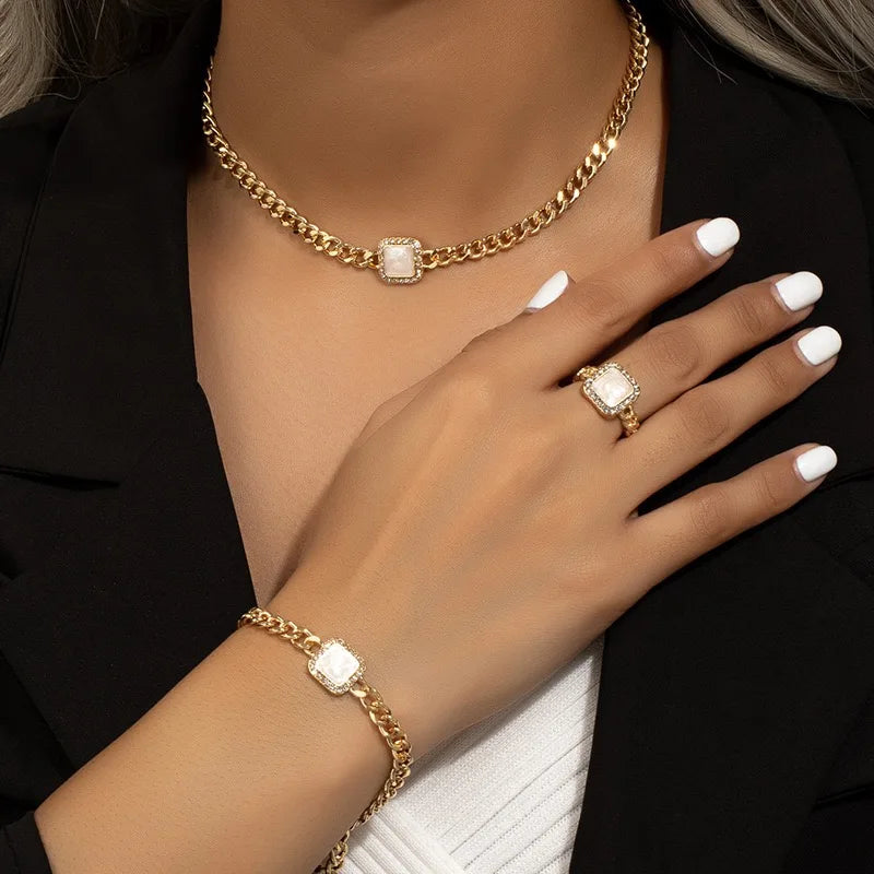Refined Jewelry Set with Delicate Shine