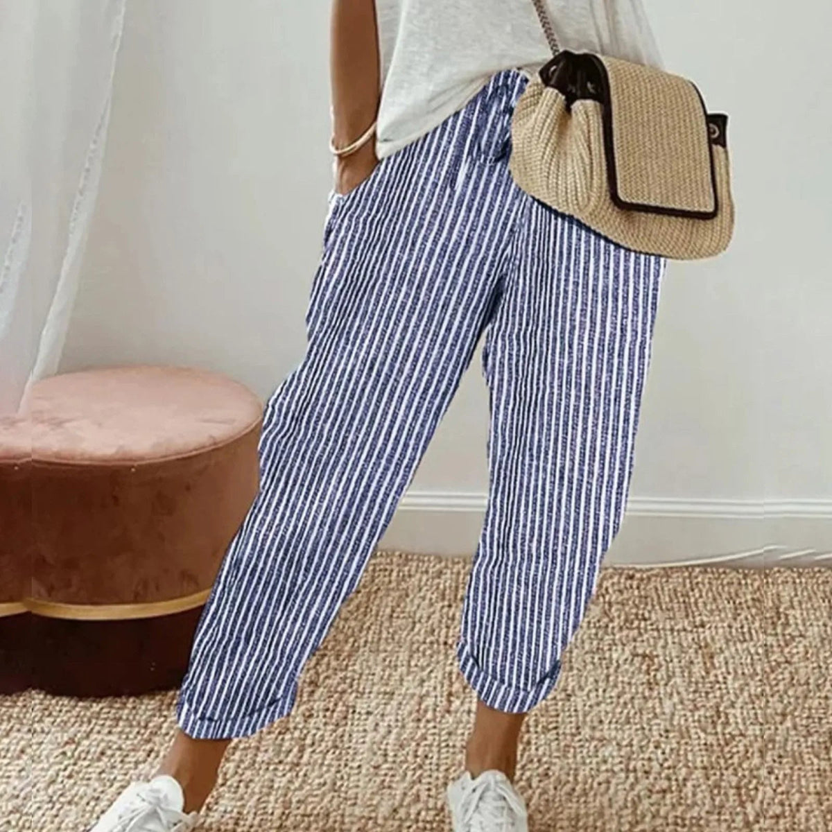 Classic Style Pants – Wrinkle-Resistant Wardrobe Staple for Minimalist Workwear and Travel Looks